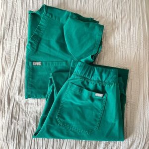 FIGS™️ Hunter Green SET
